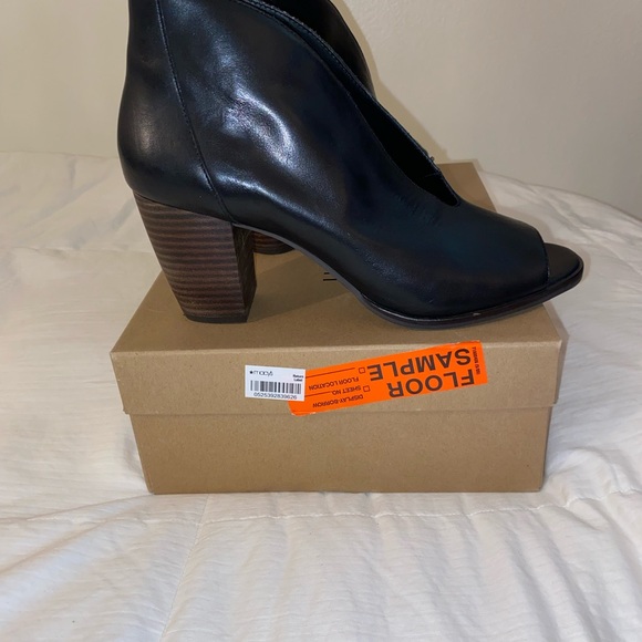 LUCKY, open toed heel bootie - Picture 5 of 6